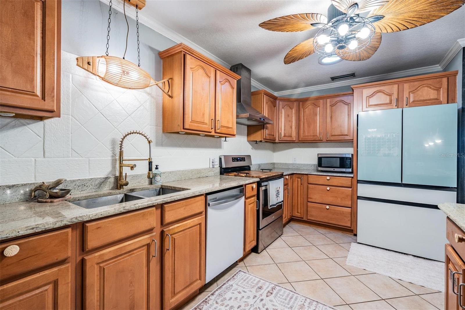 302 WHITCOMB BLVD, TARPON SPRINGS, FL, 34689