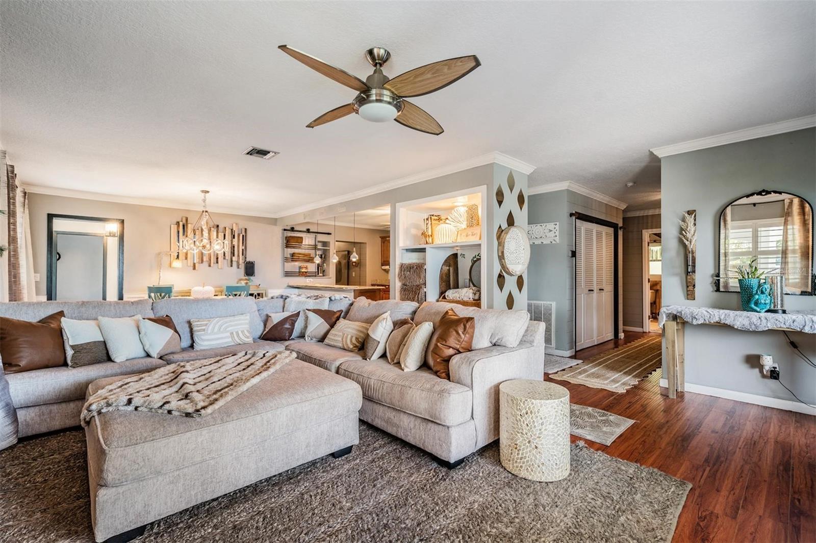 302 WHITCOMB BLVD, TARPON SPRINGS, FL, 34689