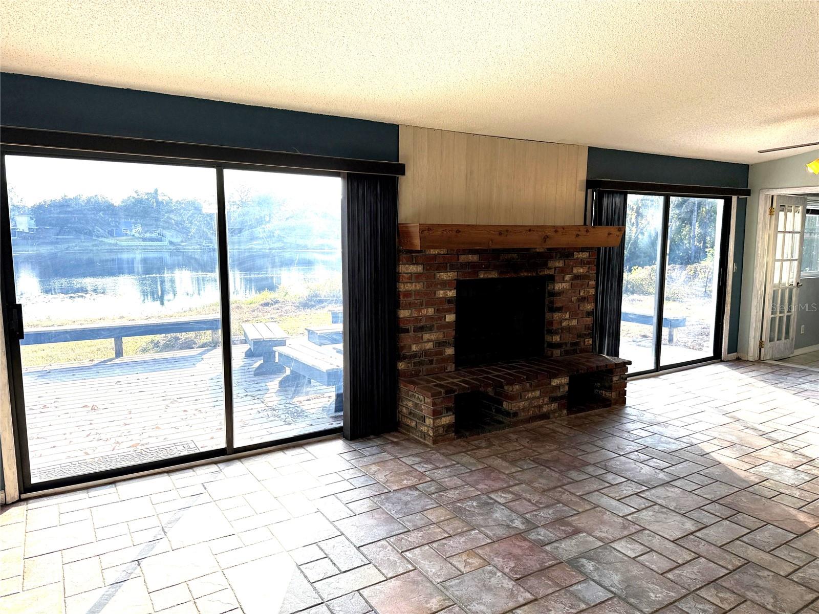 12510 FOREST HILLS DR, TAMPA, FL, 33612