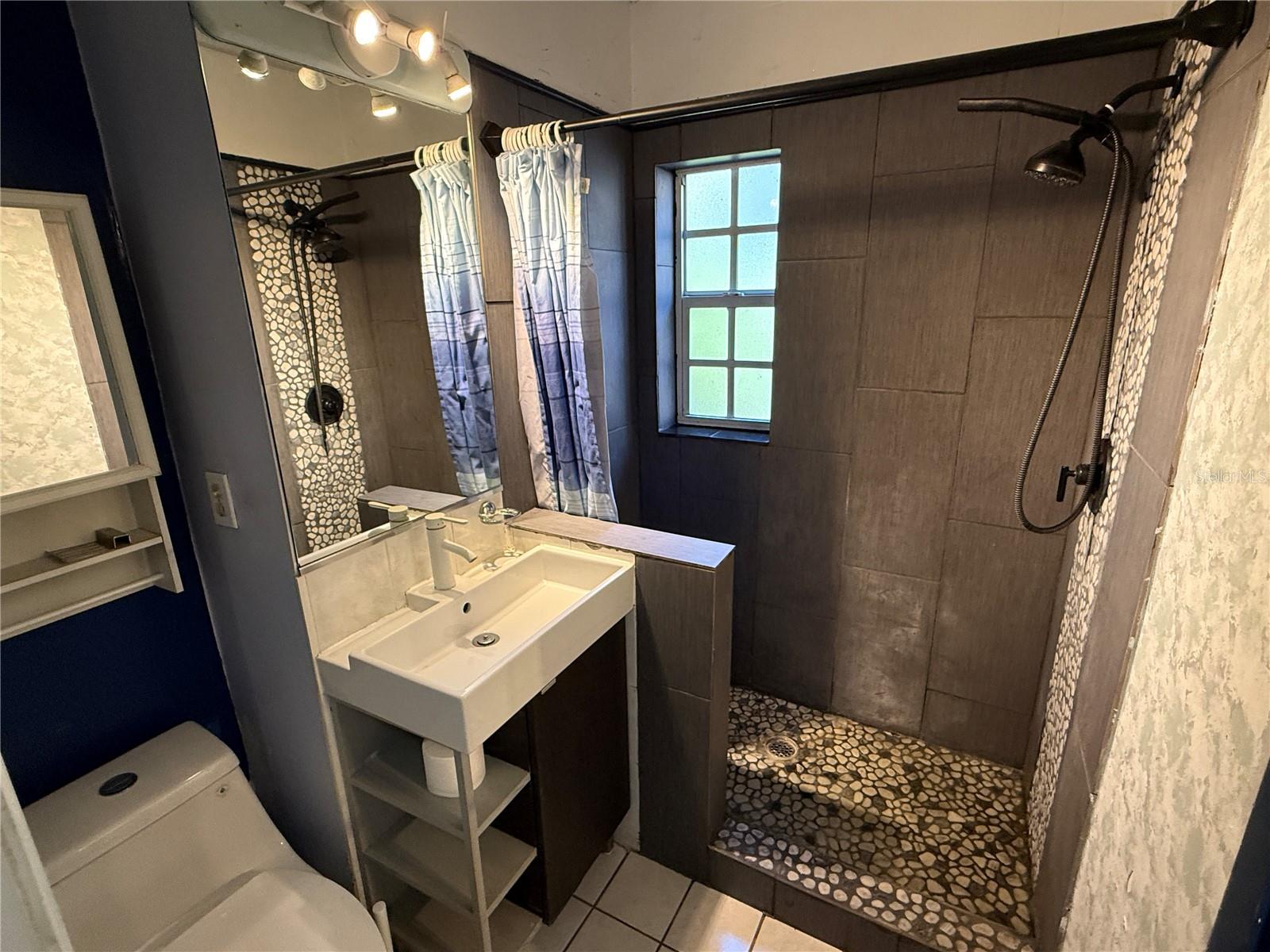 12510 FOREST HILLS DR, TAMPA, FL, 33612