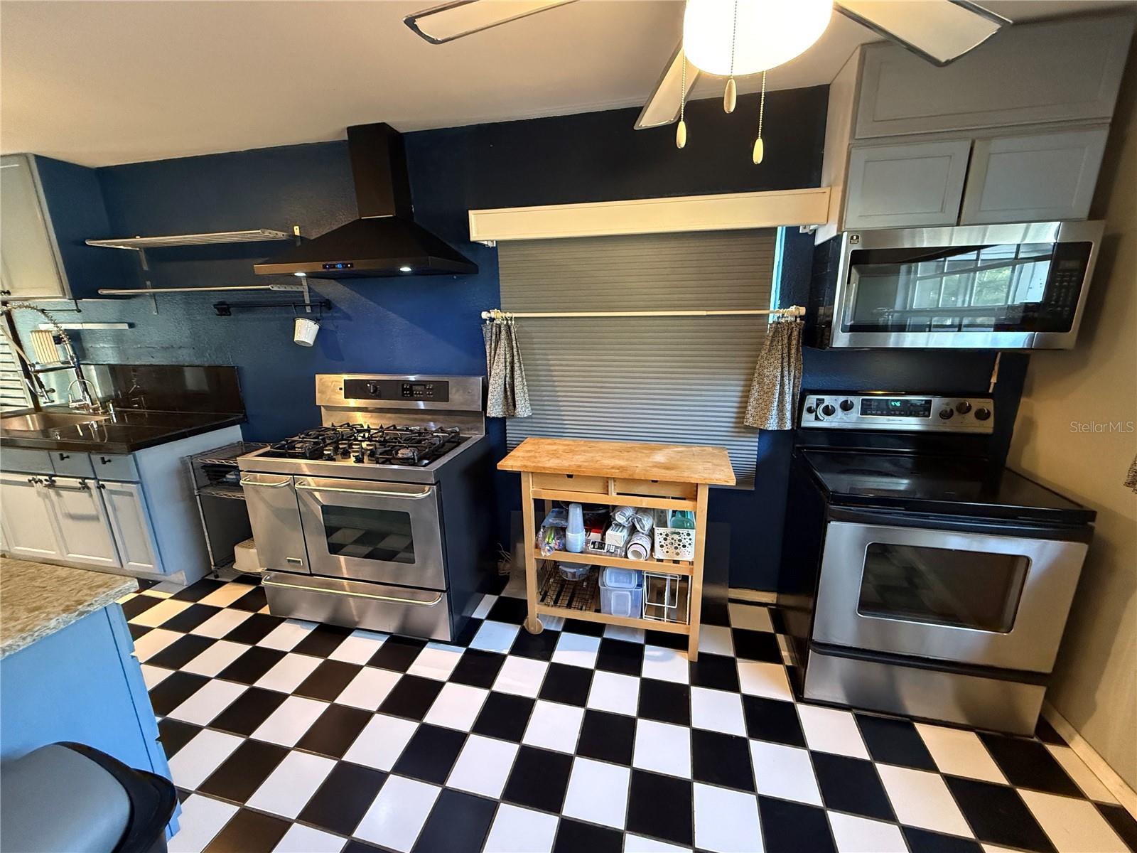 12510 FOREST HILLS DR, TAMPA, FL, 33612