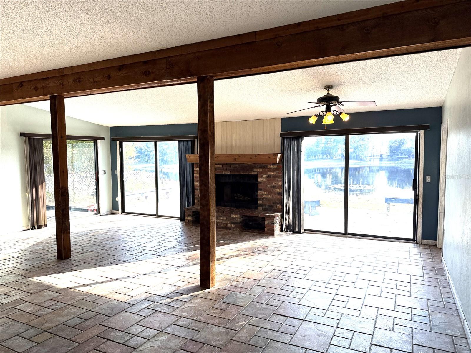 12510 FOREST HILLS DR, TAMPA, FL, 33612