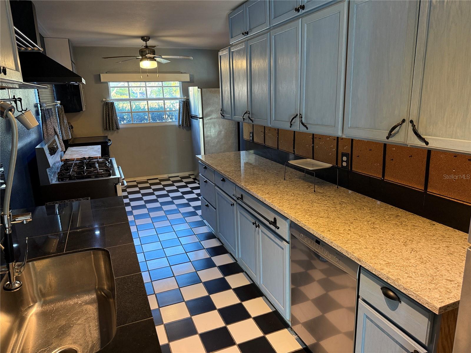 12510 FOREST HILLS DR, TAMPA, FL, 33612