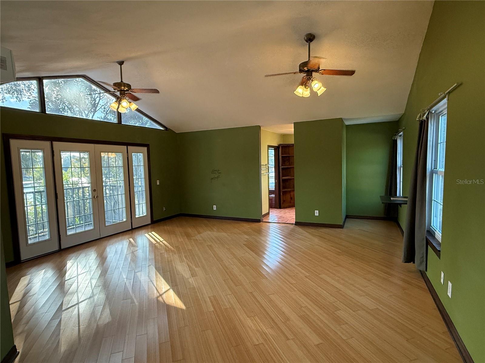 12510 FOREST HILLS DR, TAMPA, FL, 33612