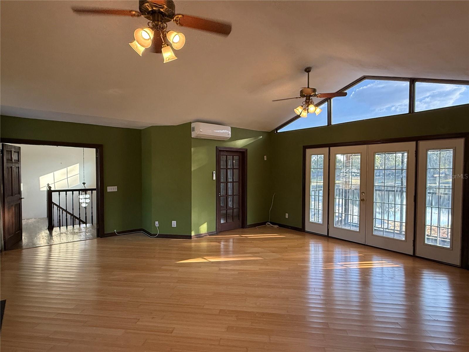 12510 FOREST HILLS DR, TAMPA, FL, 33612