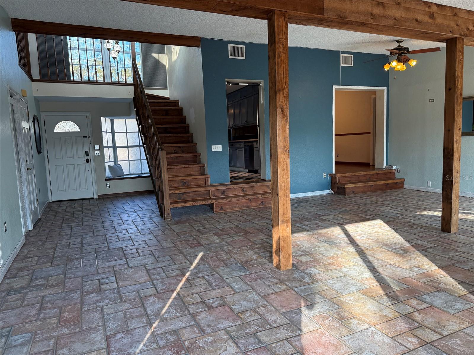 12510 FOREST HILLS DR, TAMPA, FL, 33612