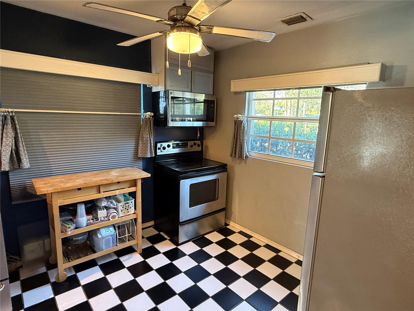 12510 FOREST HILLS DR, TAMPA, FL, 33612