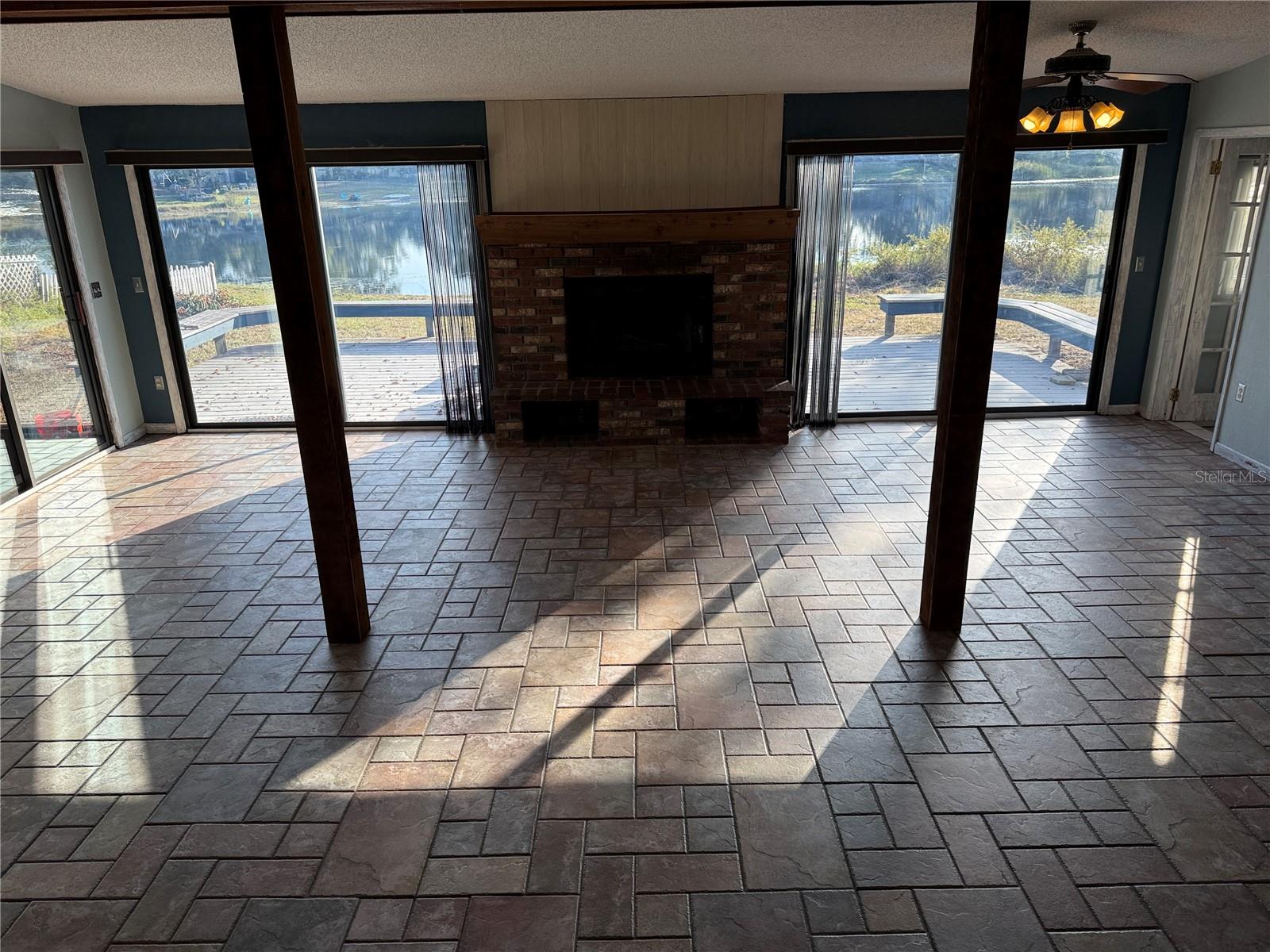 12510 FOREST HILLS DR, TAMPA, FL, 33612