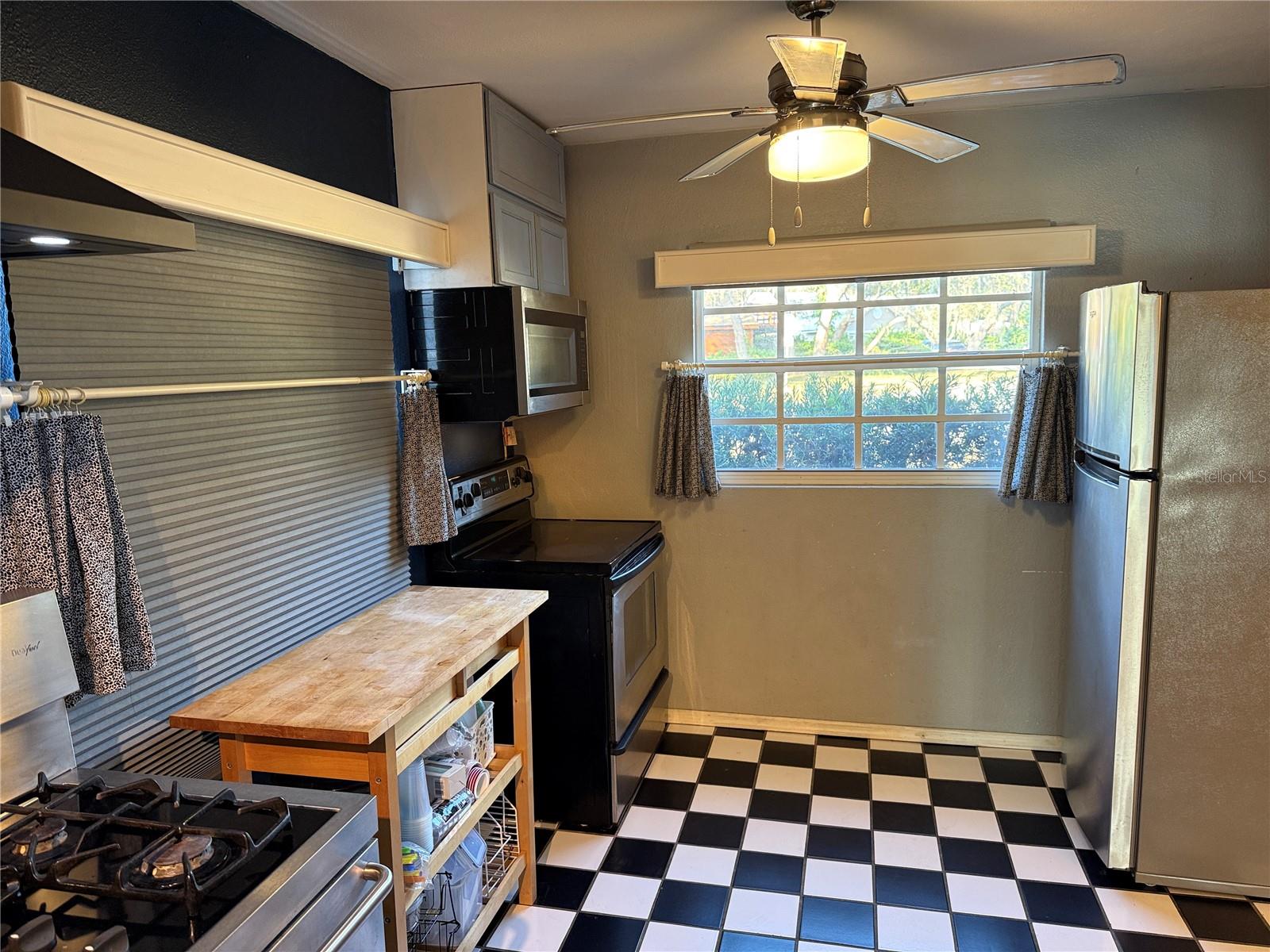 12510 FOREST HILLS DR, TAMPA, FL, 33612