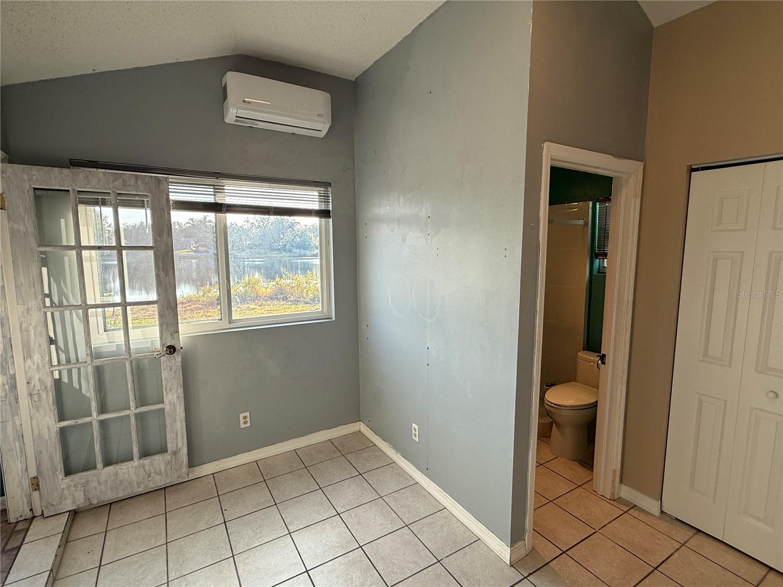 12510 FOREST HILLS DR, TAMPA, FL, 33612