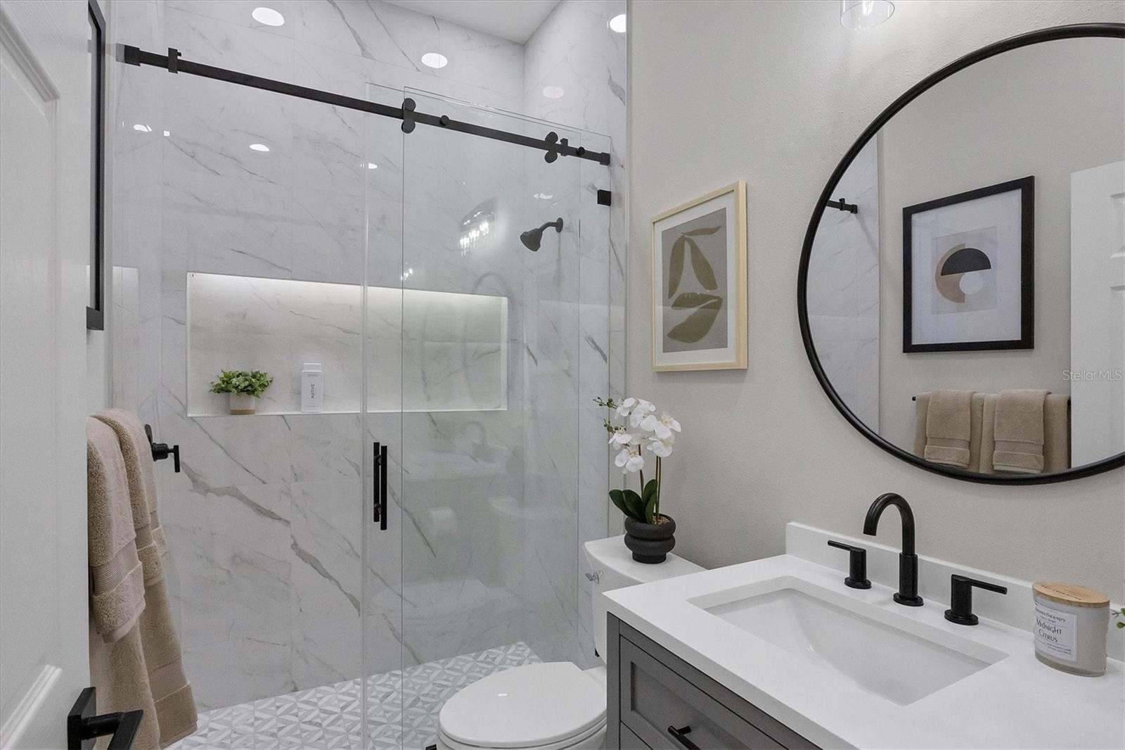 10114 GLENMORE AVE, BRADENTON, FL, 34202