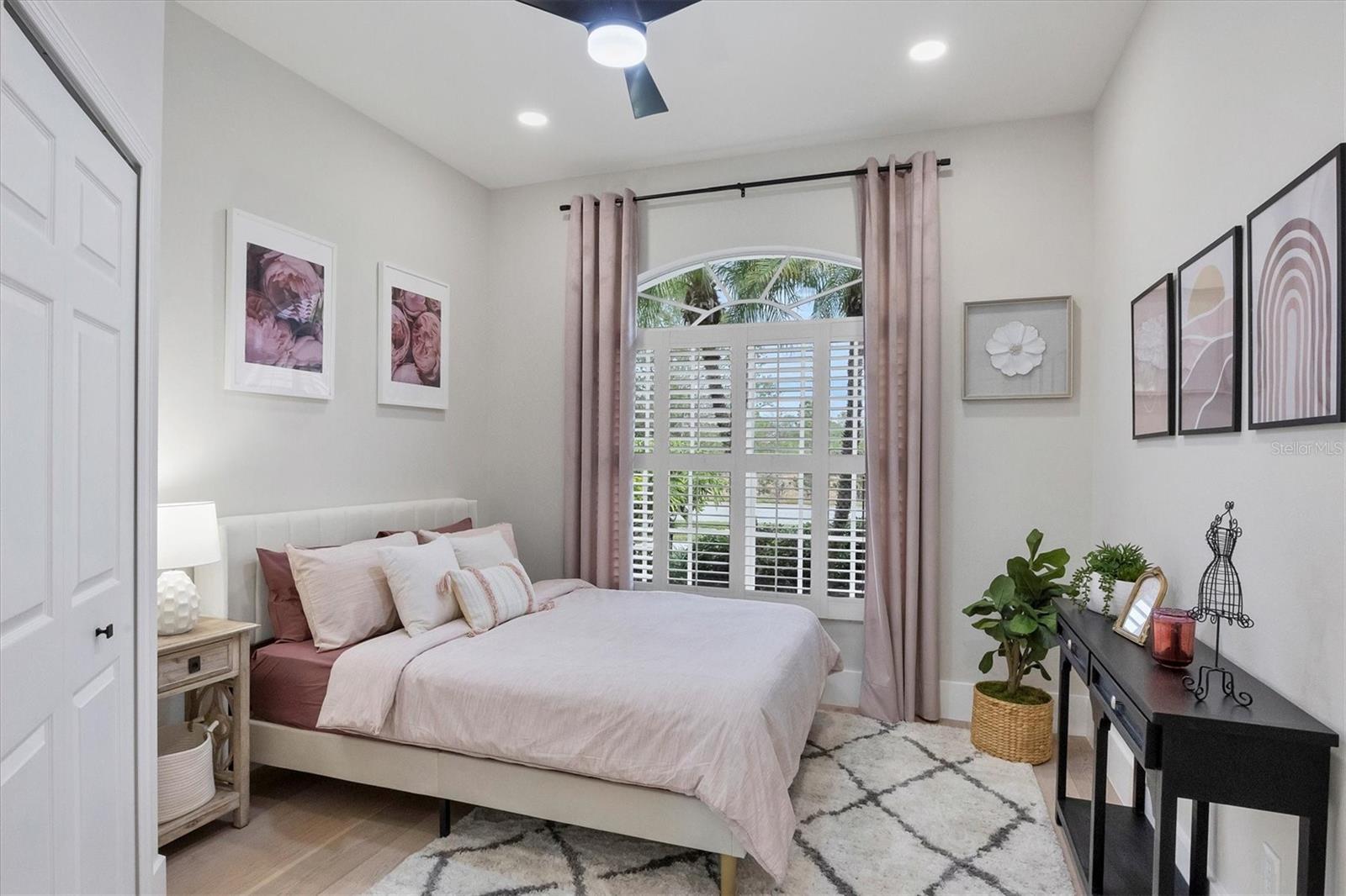 10114 GLENMORE AVE, BRADENTON, FL, 34202