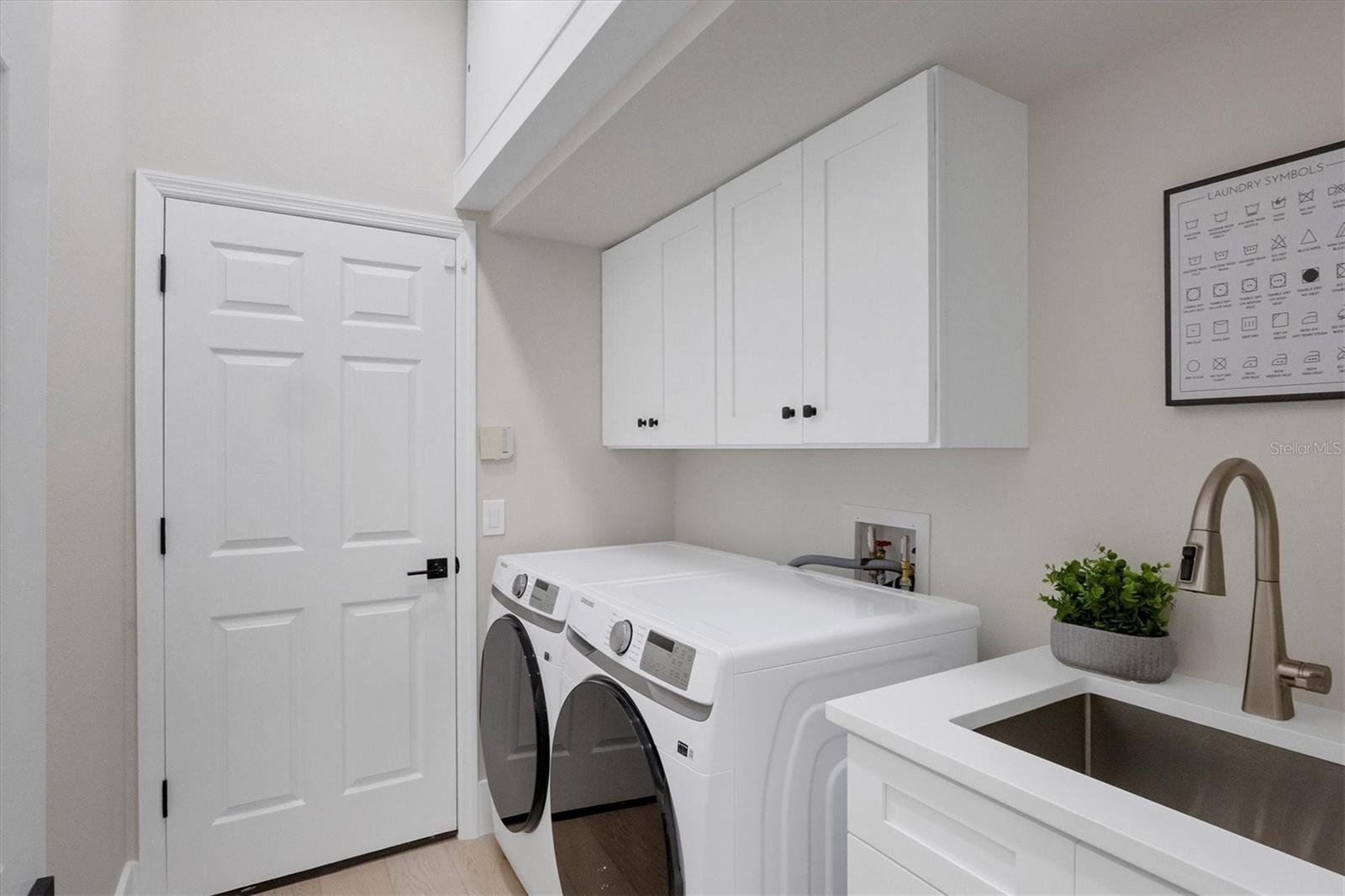 10114 GLENMORE AVE, BRADENTON, FL, 34202