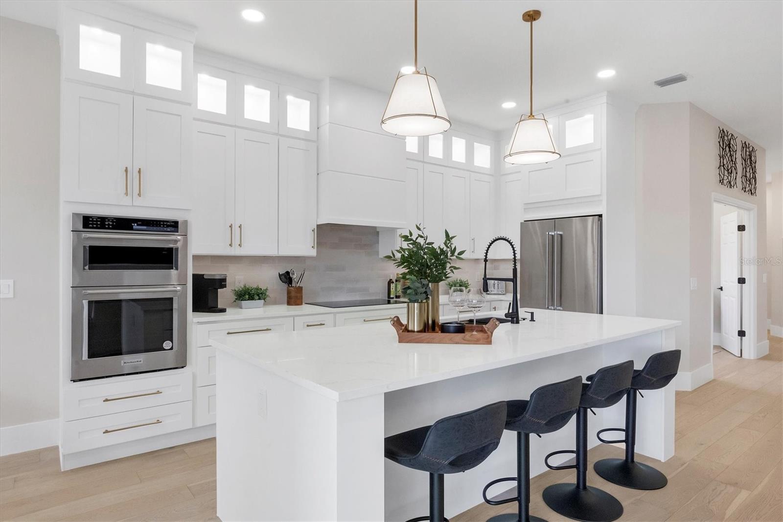 10114 GLENMORE AVE, BRADENTON, FL, 34202