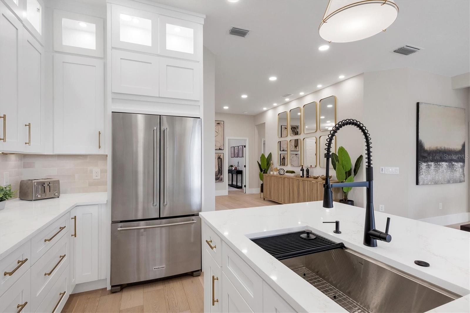 10114 GLENMORE AVE, BRADENTON, FL, 34202