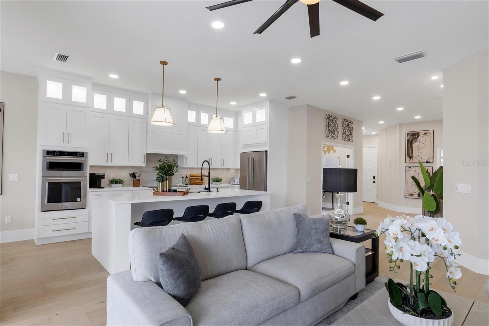 10114 GLENMORE AVE, BRADENTON, FL, 34202