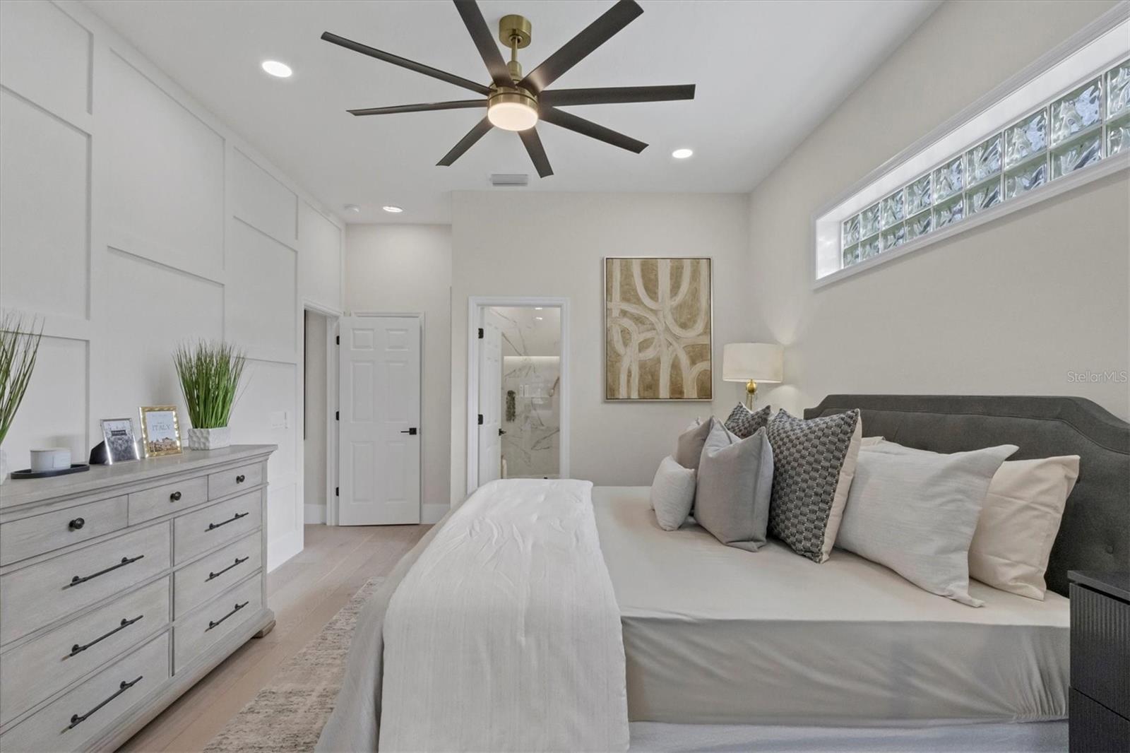 10114 GLENMORE AVE, BRADENTON, FL, 34202