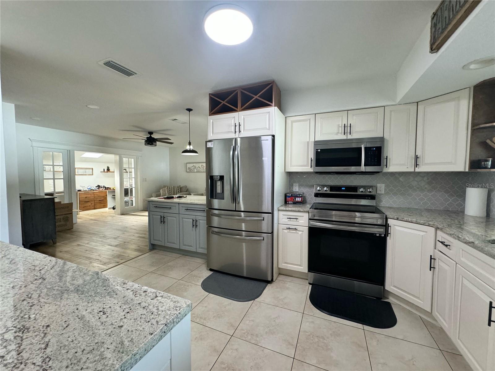 8209 MALVERN CIR, TAMPA, FL, 33634