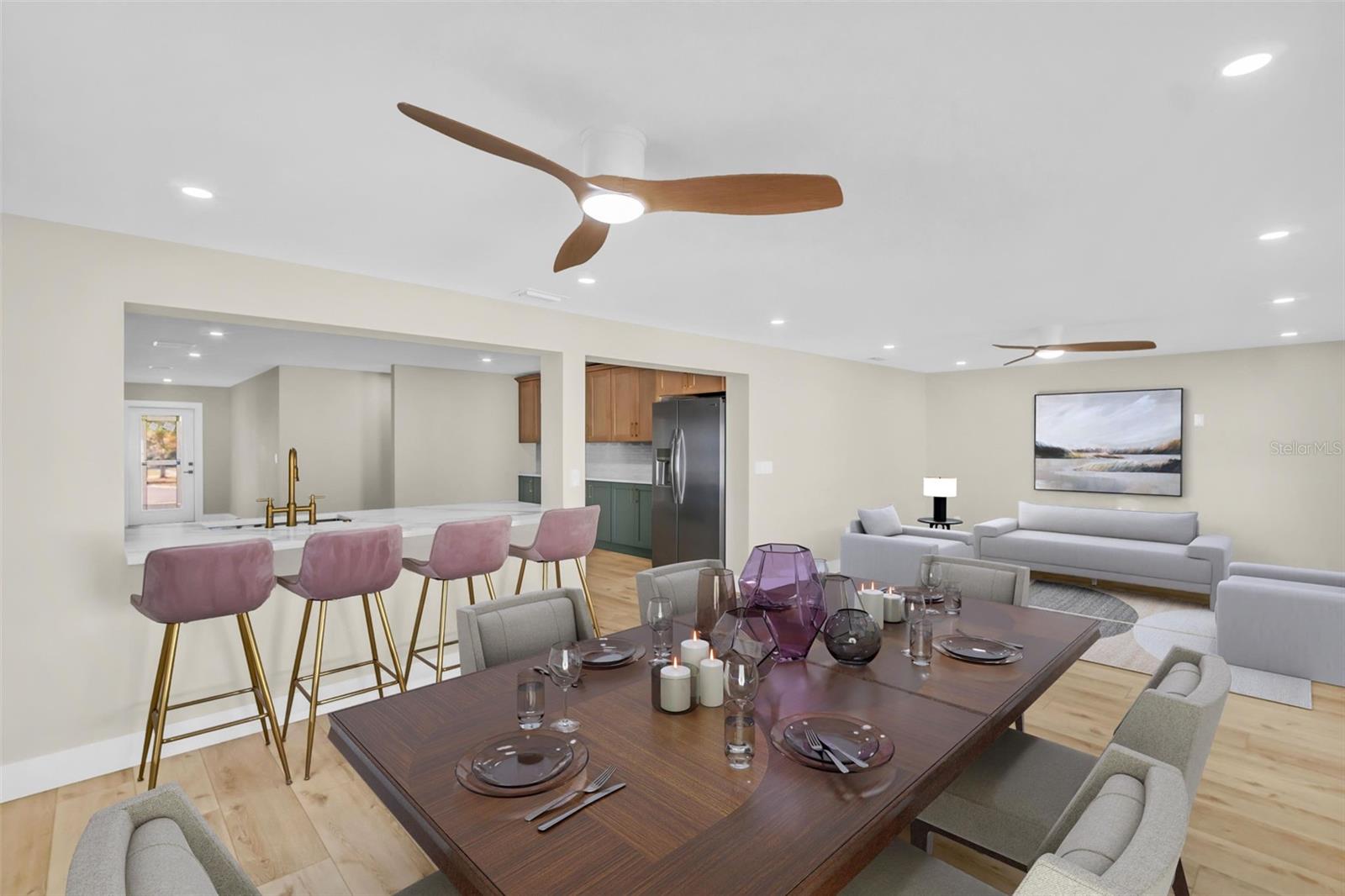 SPACIOUS LIVING/DINING ROOM