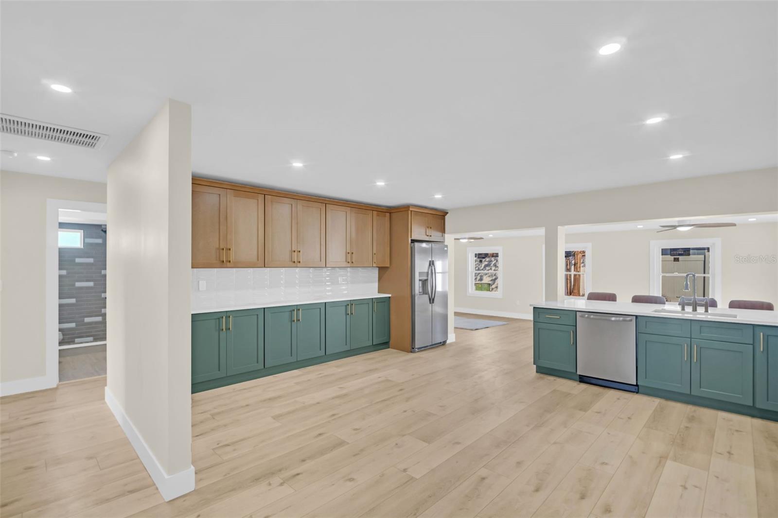 SPACIOUS CUSTOM KITCHEN
