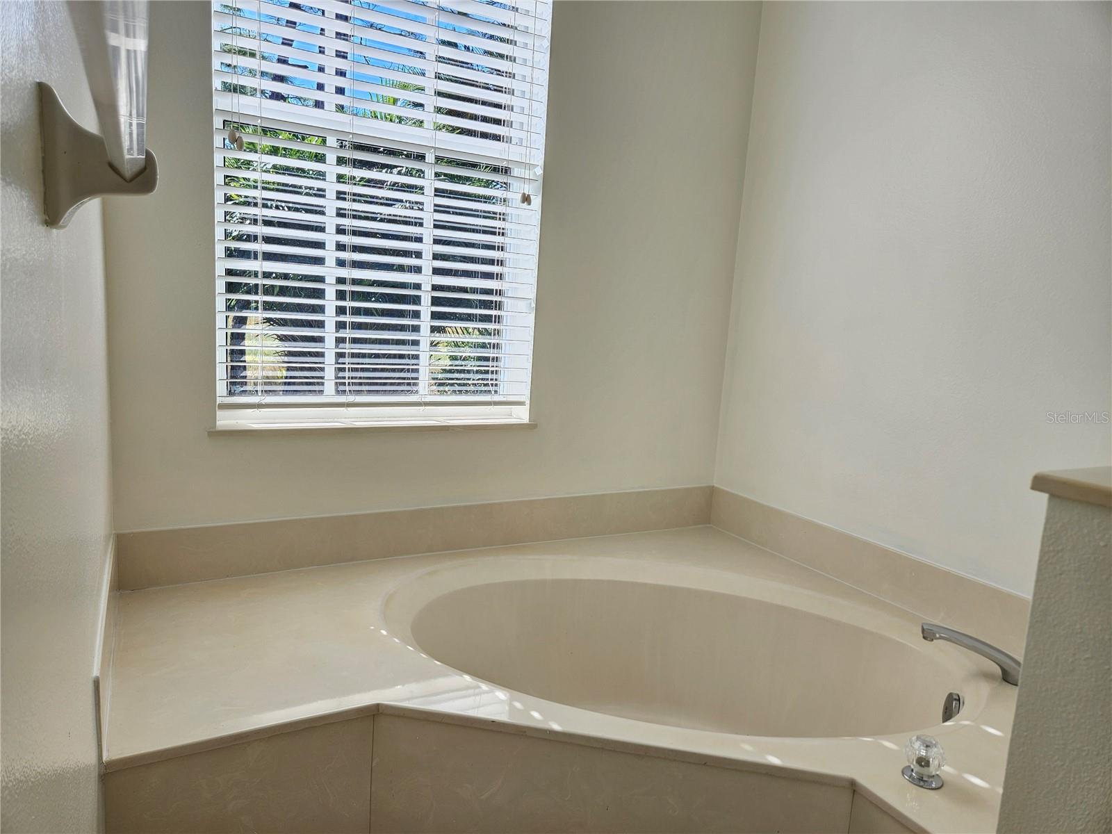 835 CHALMERS DR #835, VENICE, FL, 34293