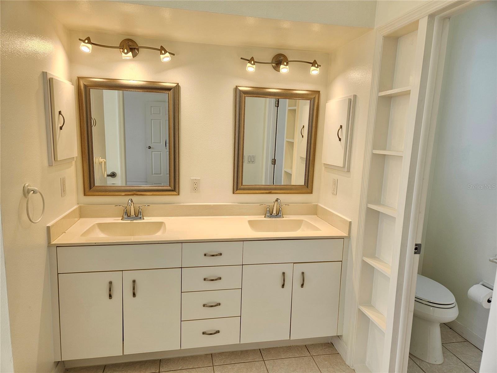 835 CHALMERS DR #835, VENICE, FL, 34293