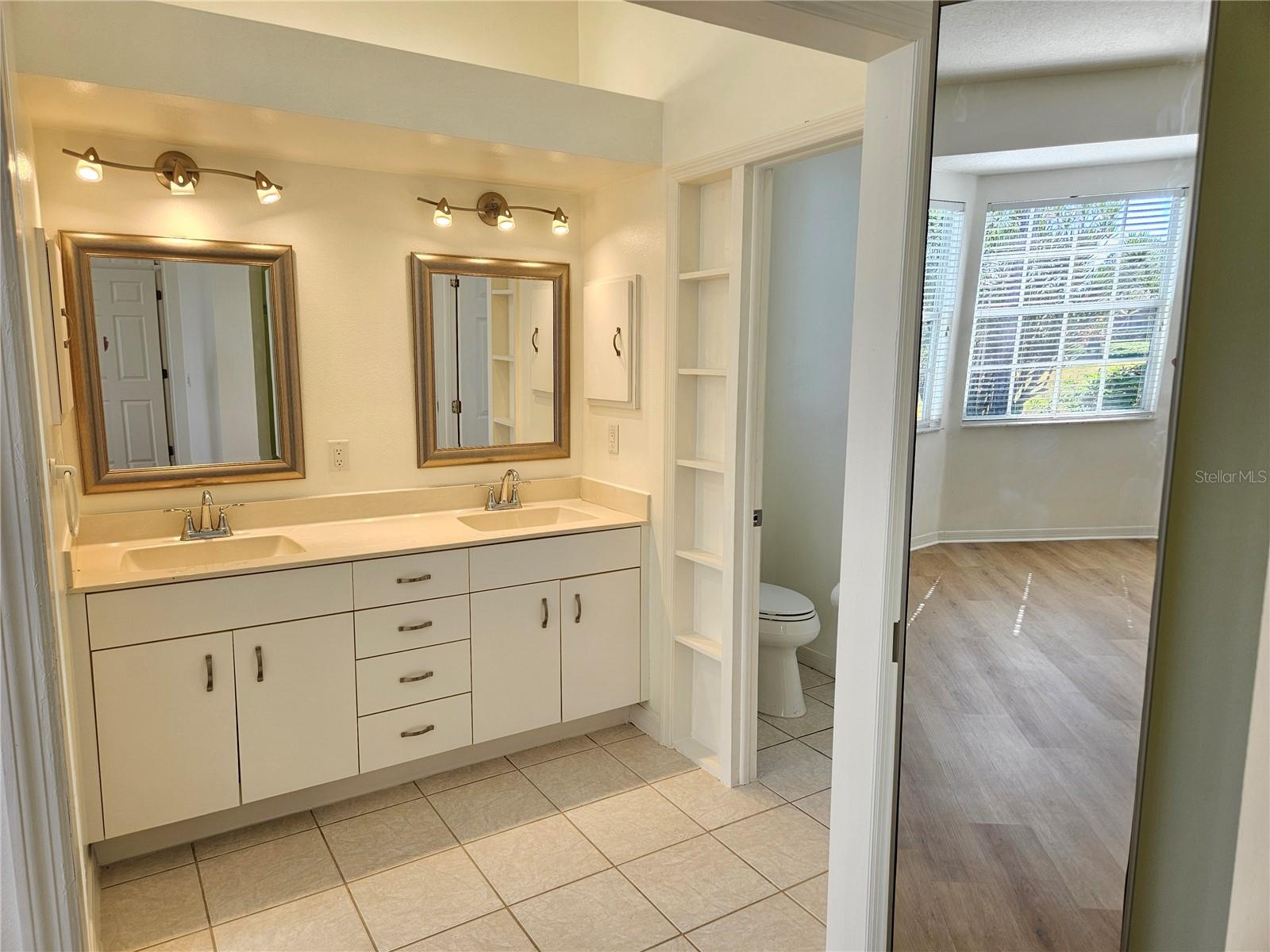 835 CHALMERS DR #835, VENICE, FL, 34293