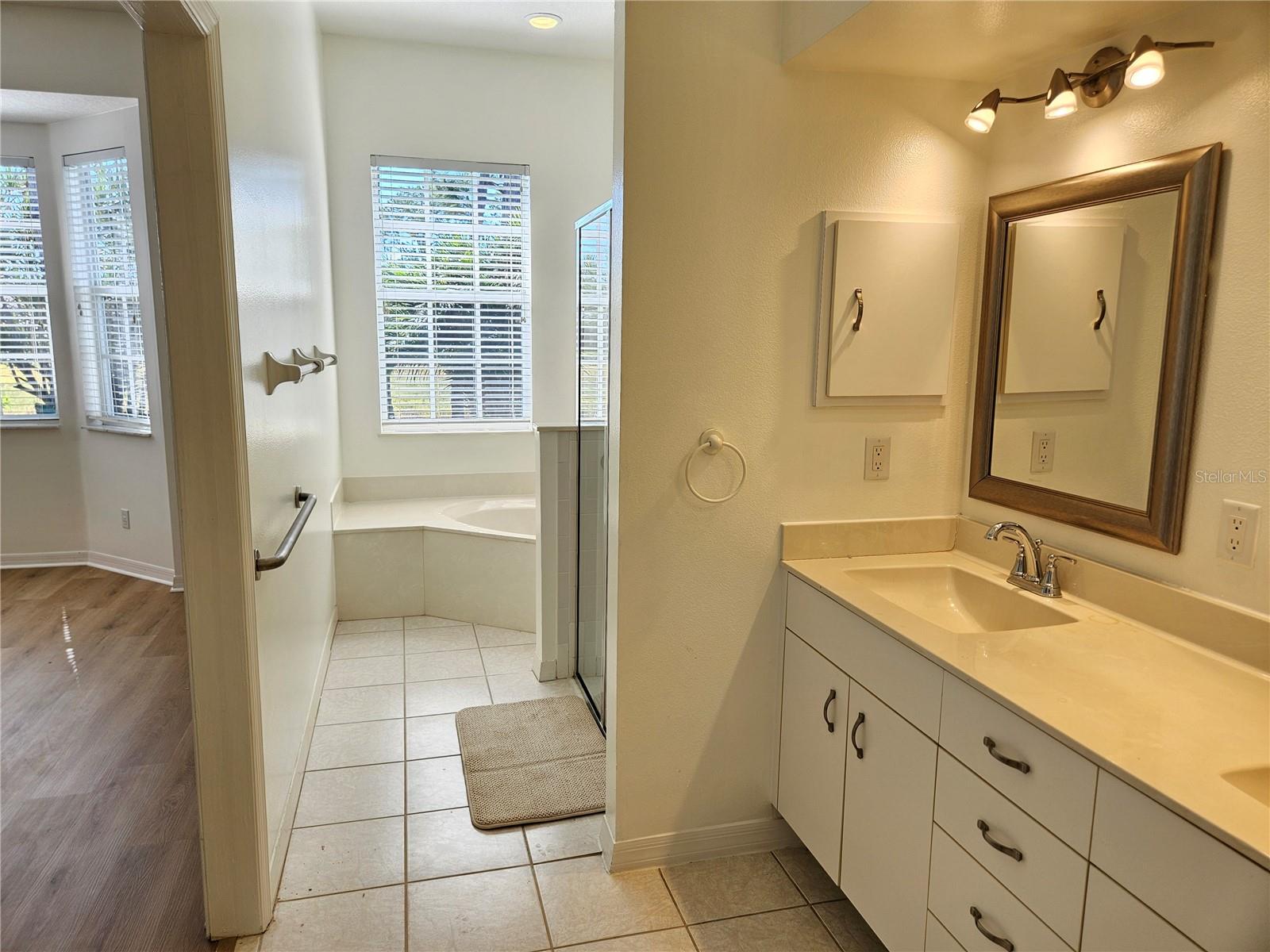 835 CHALMERS DR #835, VENICE, FL, 34293