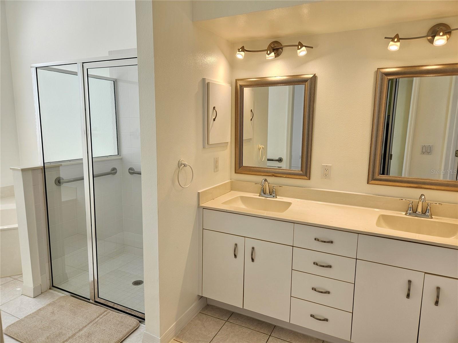 835 CHALMERS DR #835, VENICE, FL, 34293