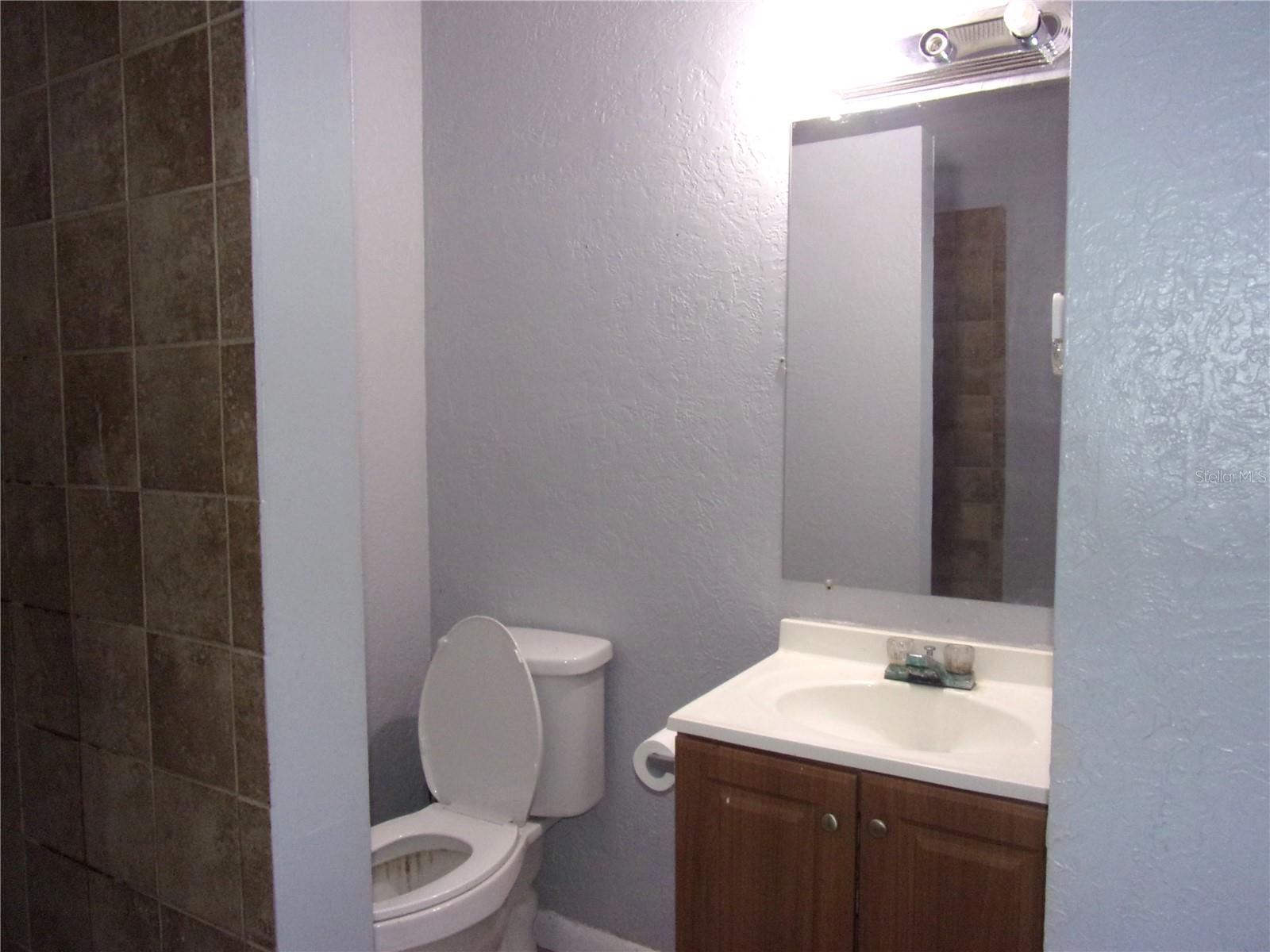 2164 NE COACHMAN RD, CLEARWATER, FL, 33765