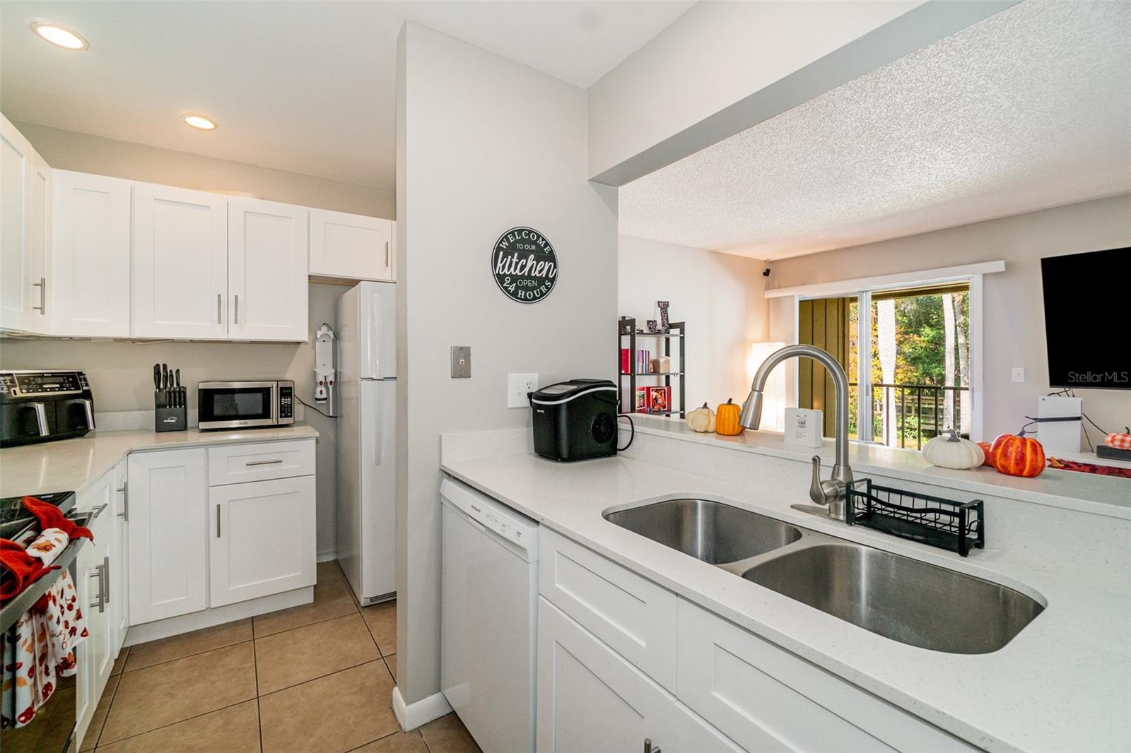 140 ORCHID WOODS CT #15B, DELTONA, FL, 32725