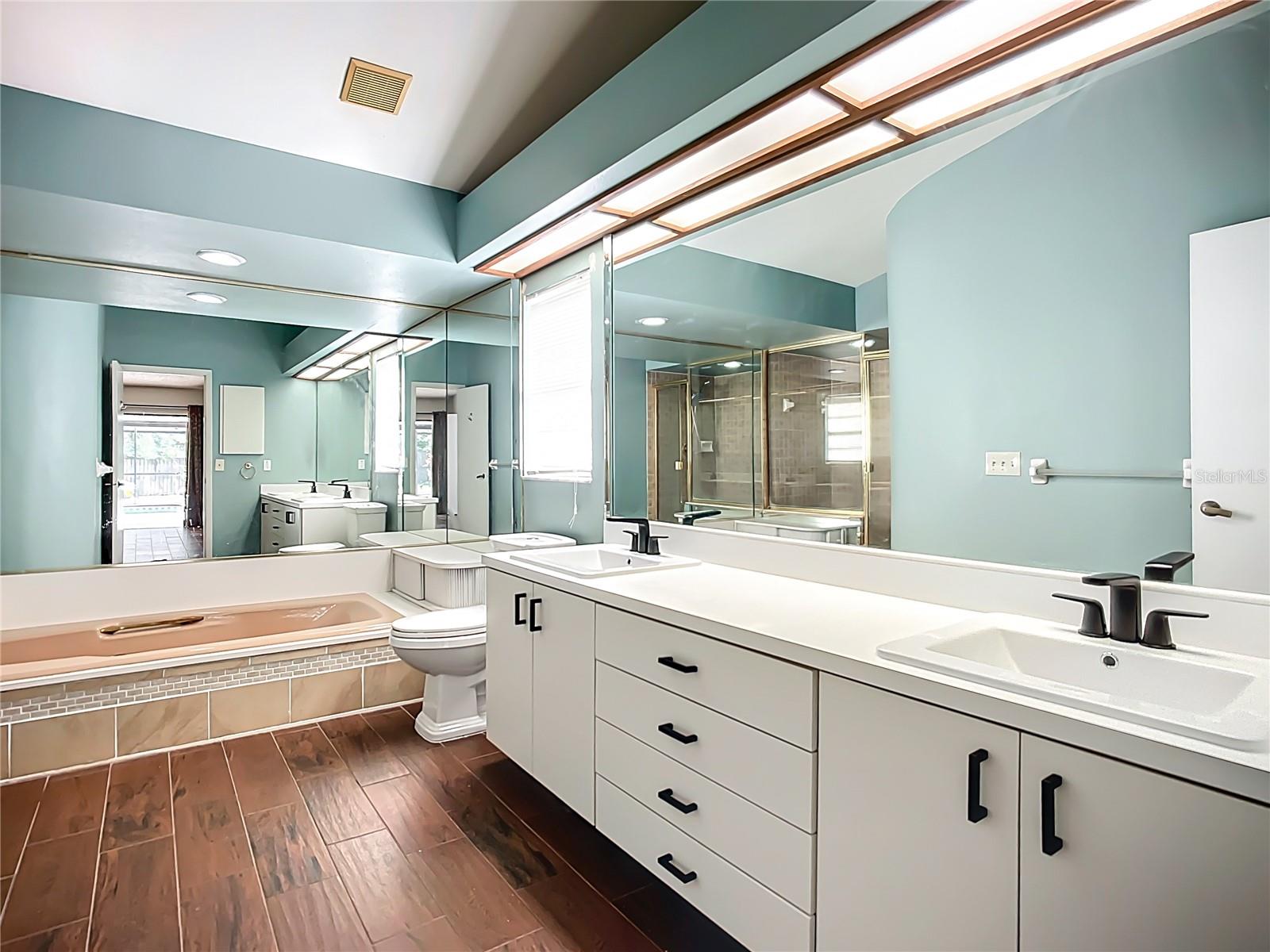 1623 CARTER OAKS DR, VALRICO, FL, 33596