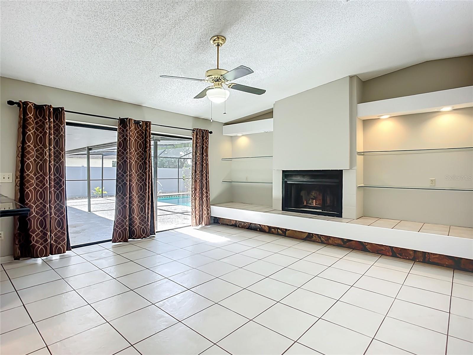 1623 CARTER OAKS DR, VALRICO, FL, 33596