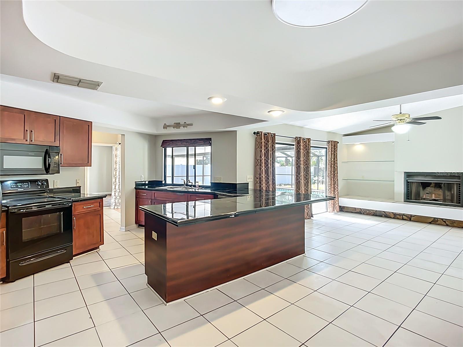 1623 CARTER OAKS DR, VALRICO, FL, 33596