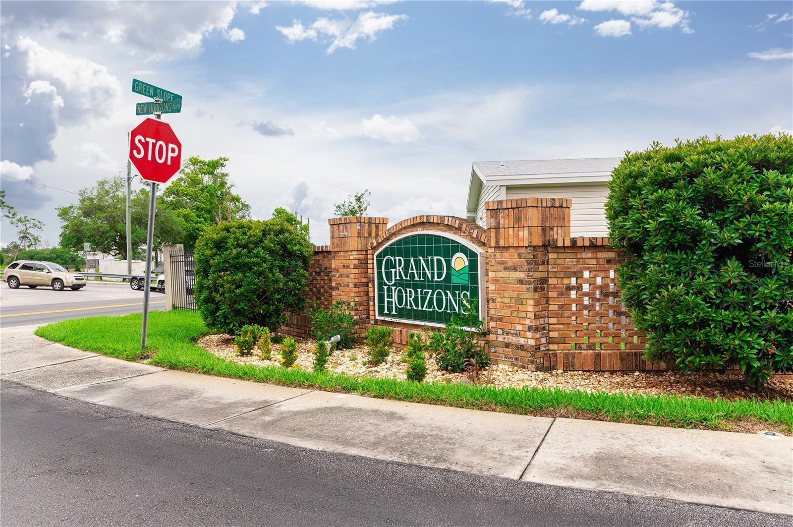 37510 NEW HORIZONS BLVD, ZEPHYRHILLS, FL, 33541