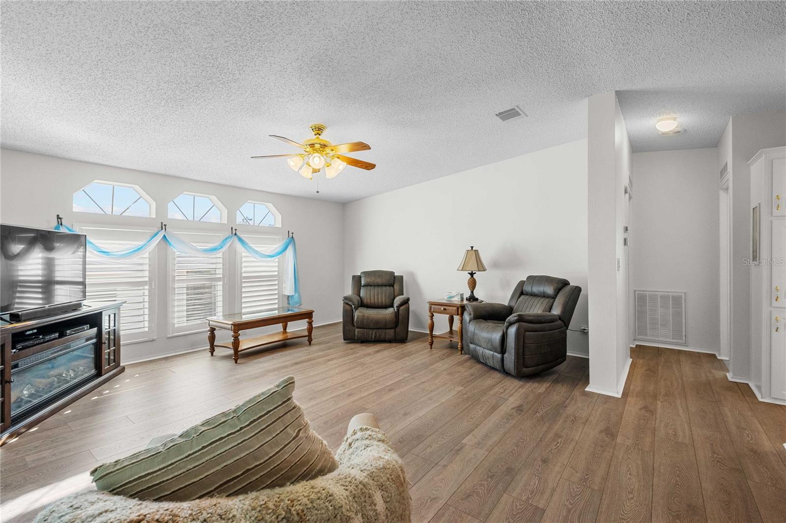 37510 NEW HORIZONS BLVD, ZEPHYRHILLS, FL, 33541