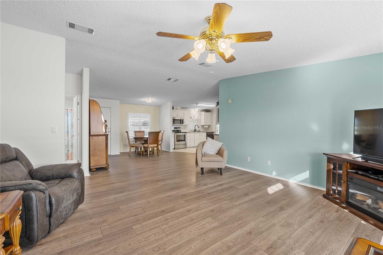 37510 NEW HORIZONS BLVD, ZEPHYRHILLS, FL, 33541