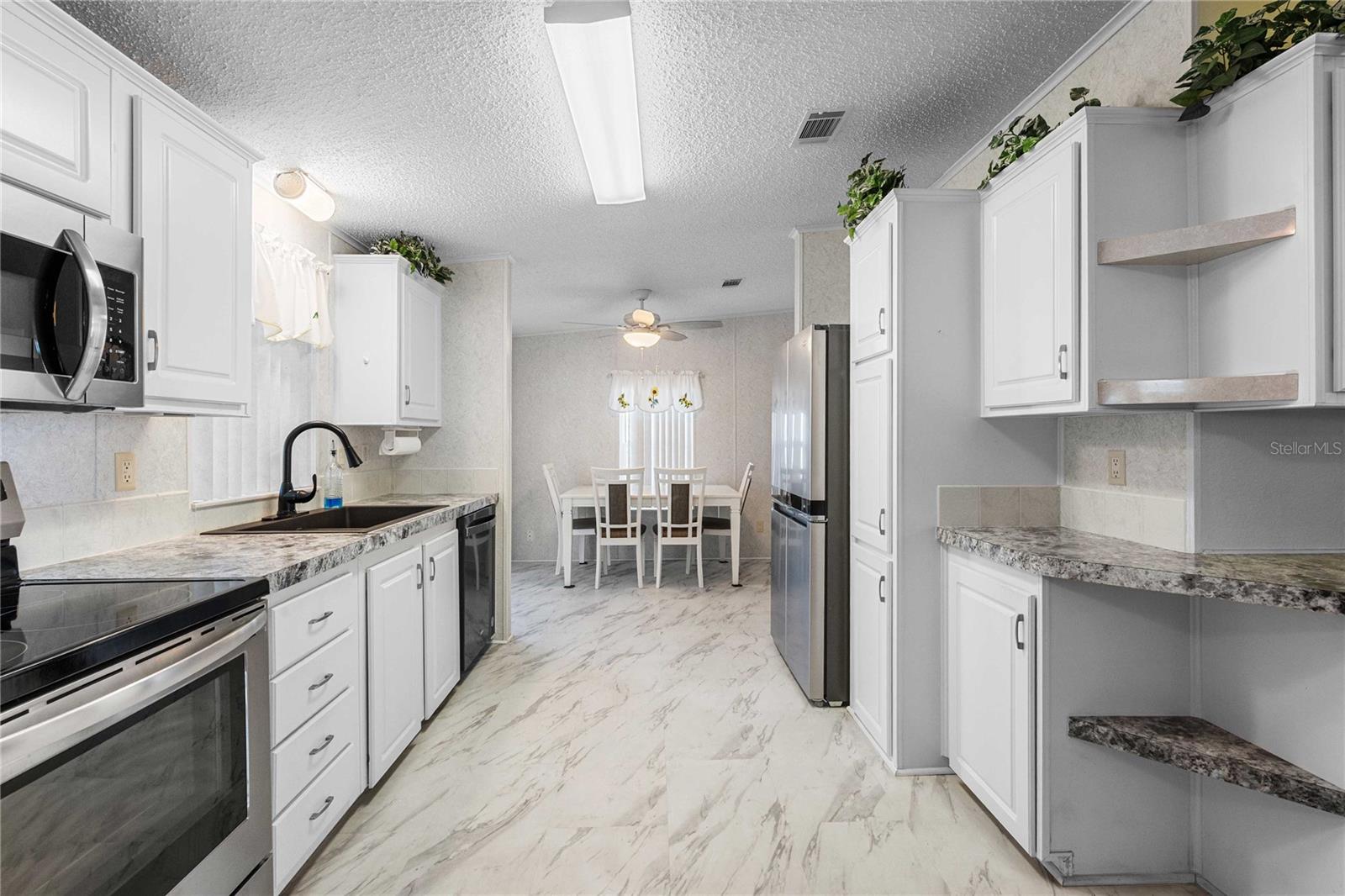 37510 NEW HORIZONS BLVD, ZEPHYRHILLS, FL, 33541