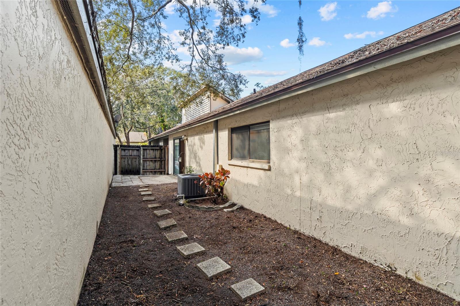 13905 LAZY OAK DR, TAMPA, FL, 33613