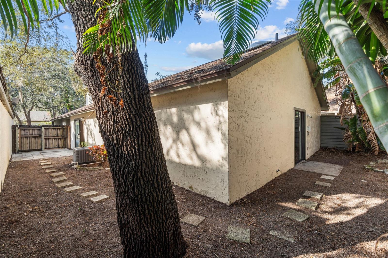 13905 LAZY OAK DR, TAMPA, FL, 33613