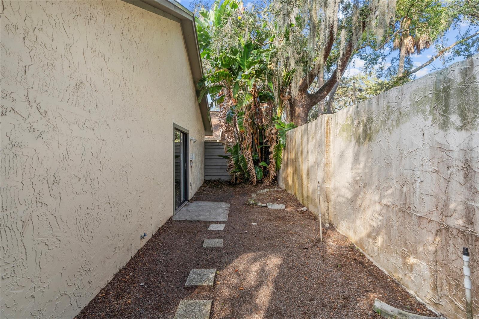 13905 LAZY OAK DR, TAMPA, FL, 33613