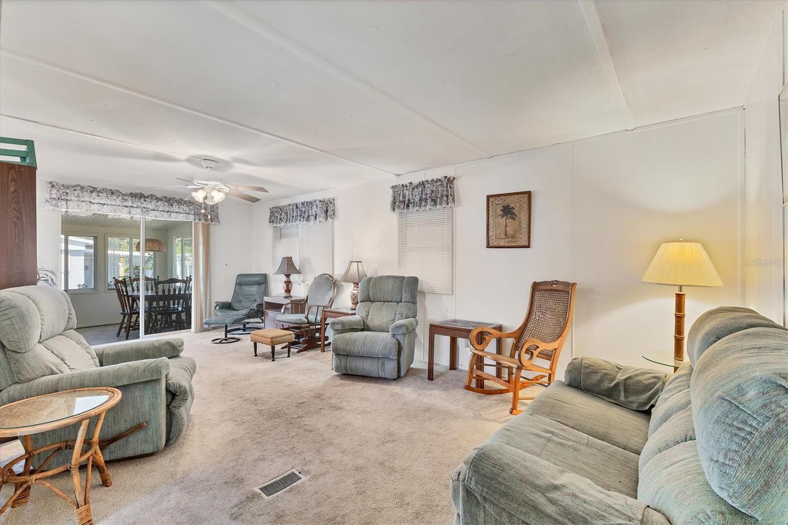 D6144844 Property Photo