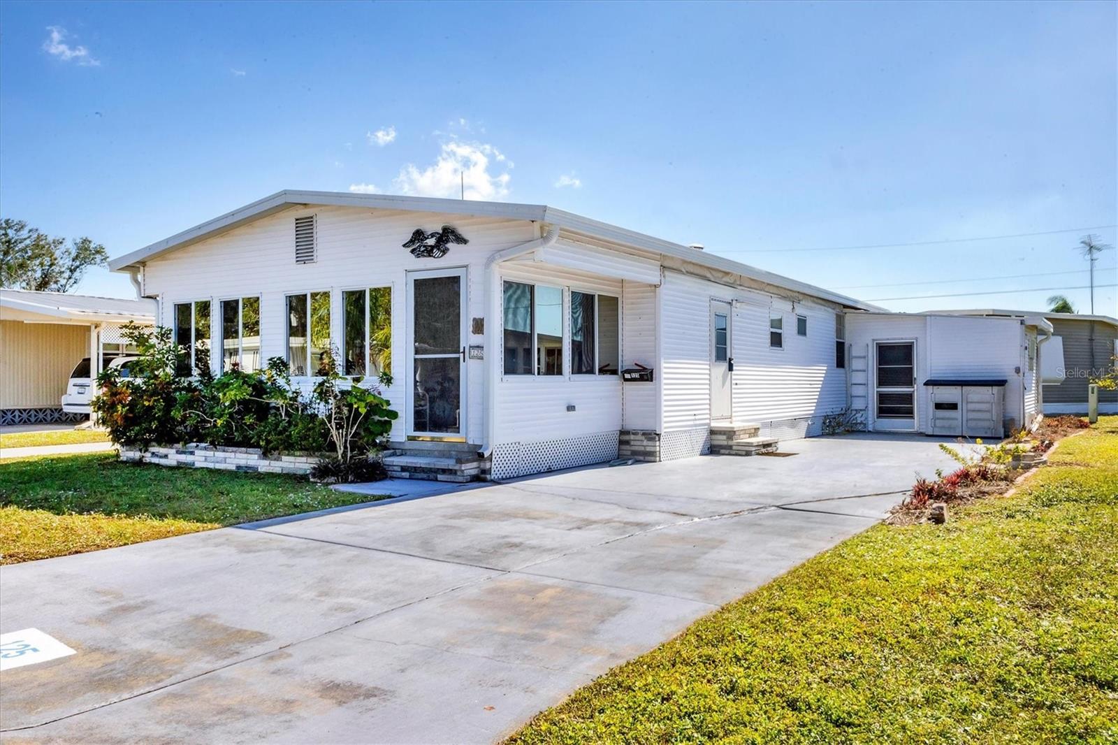 D6144844 Property Photo