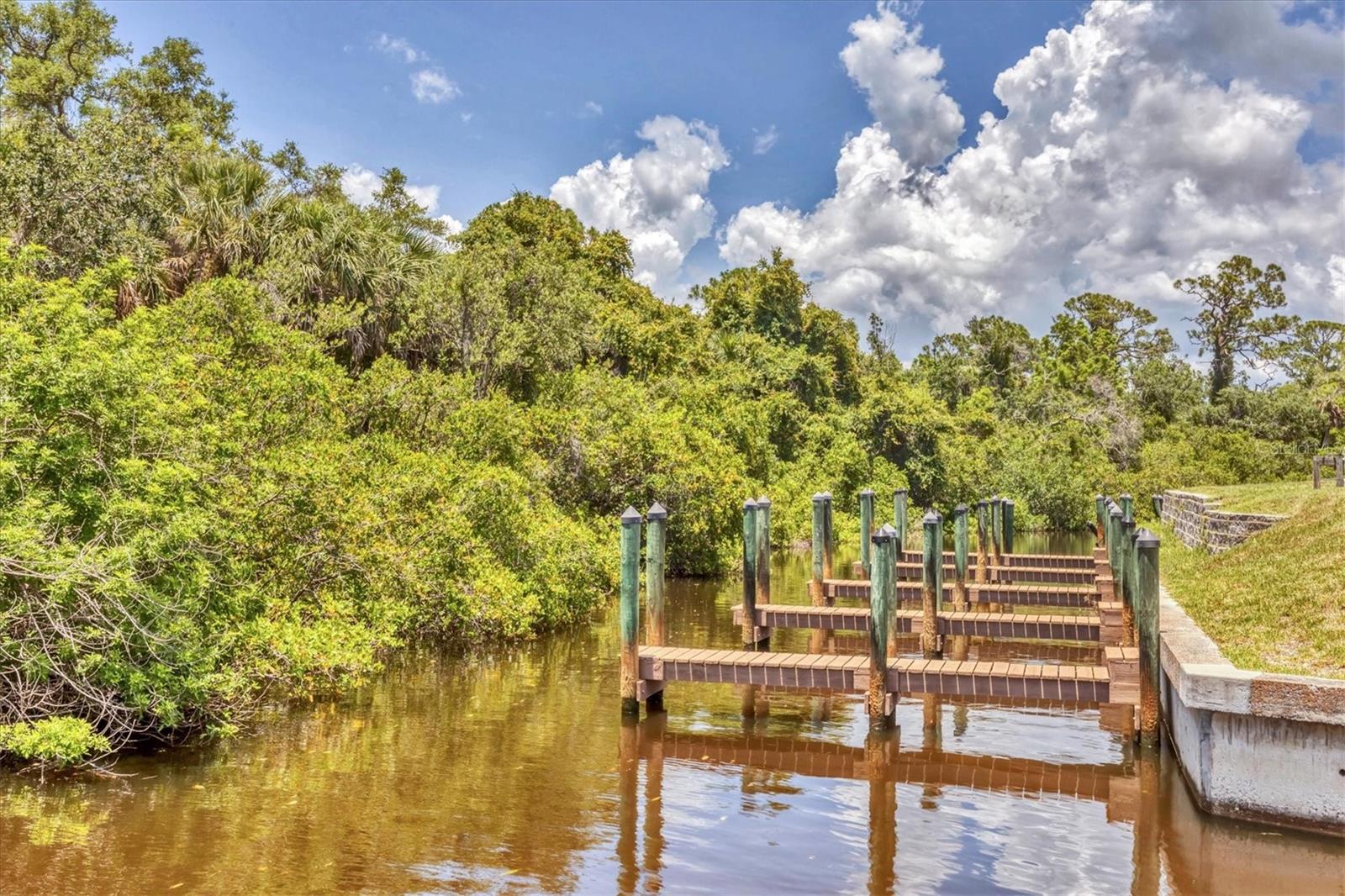 D6144844 Property Photo