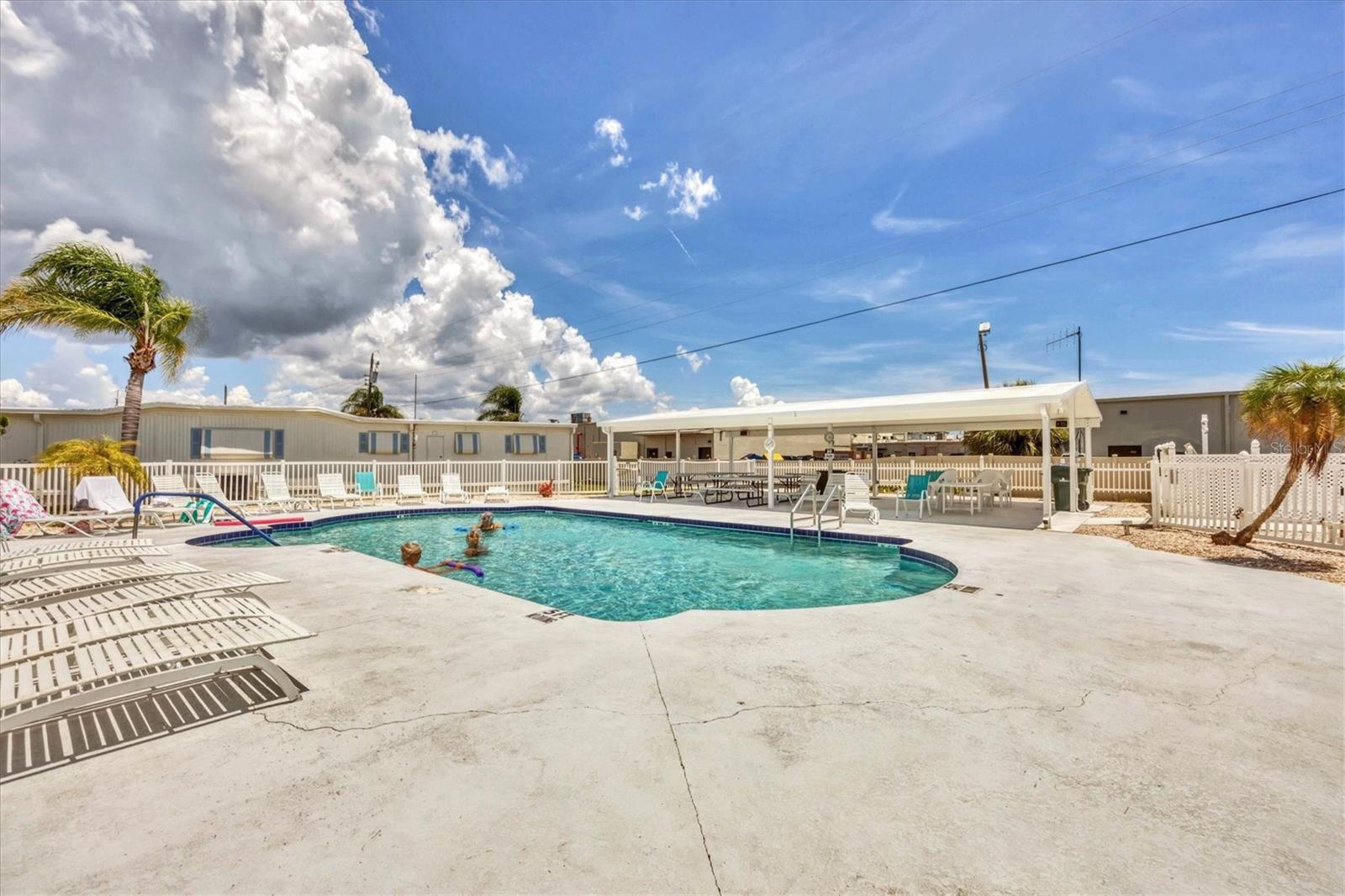 D6144844 Property Photo