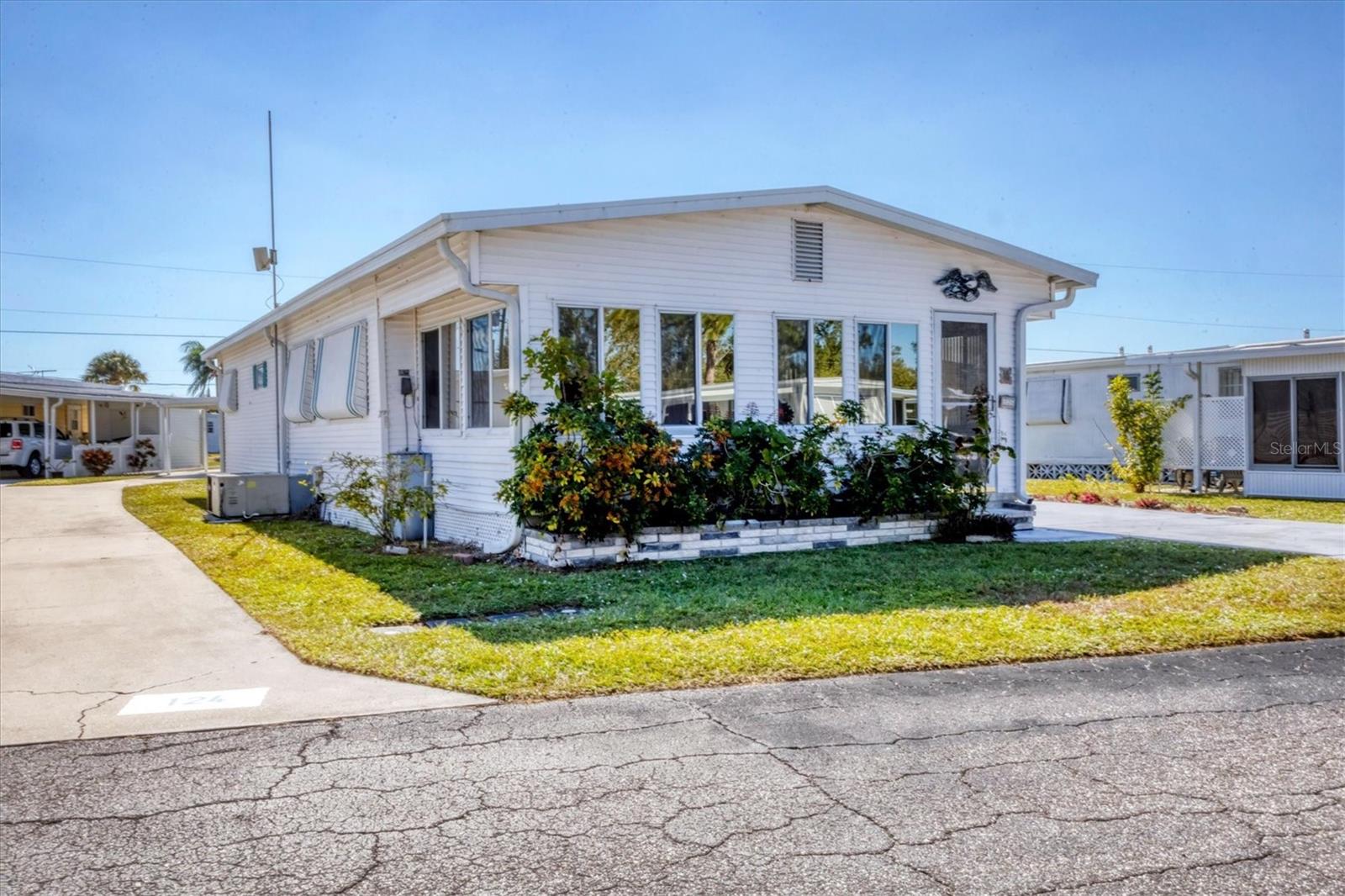 D6144844 Property Photo