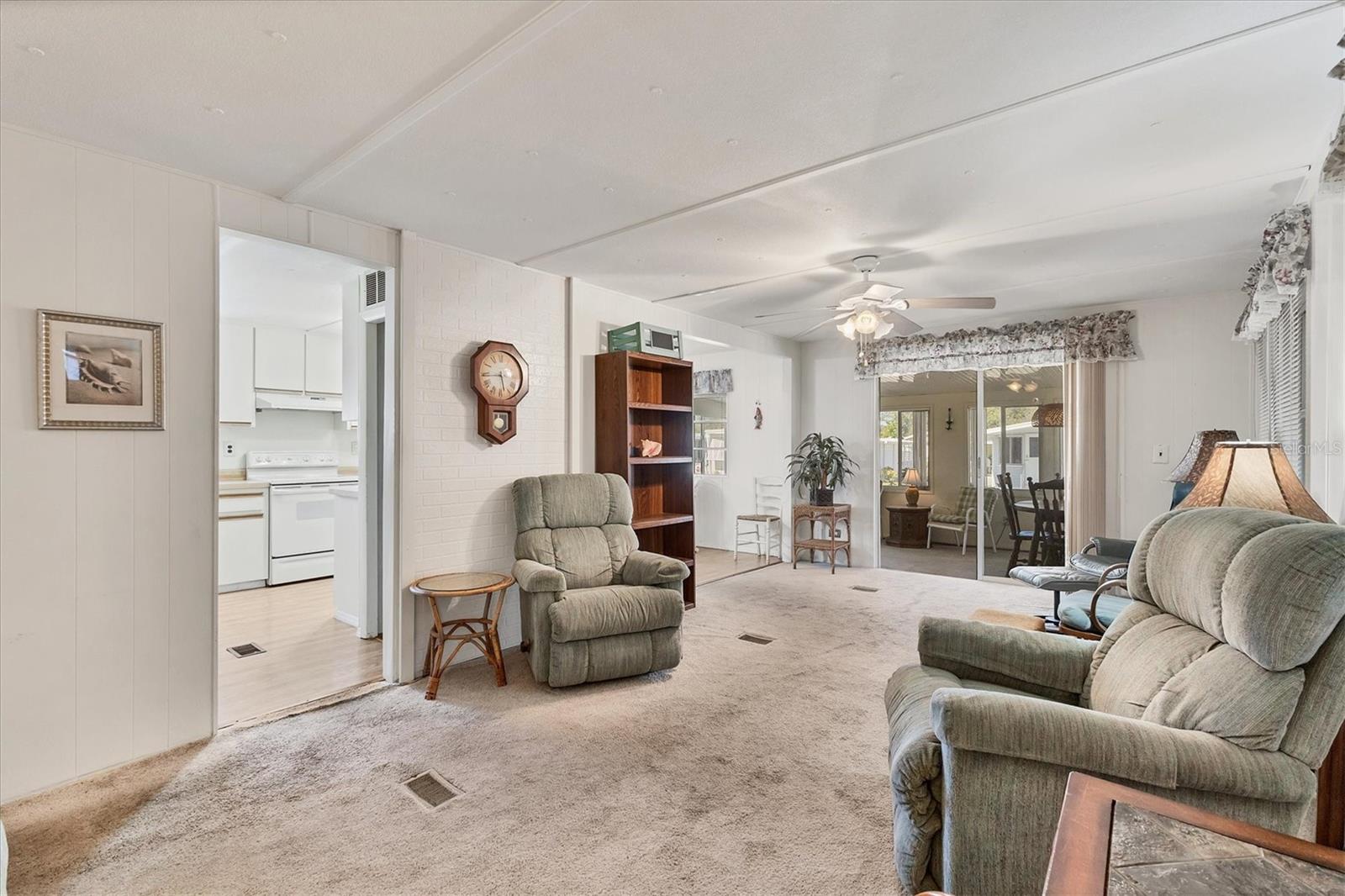 D6144844 Property Photo