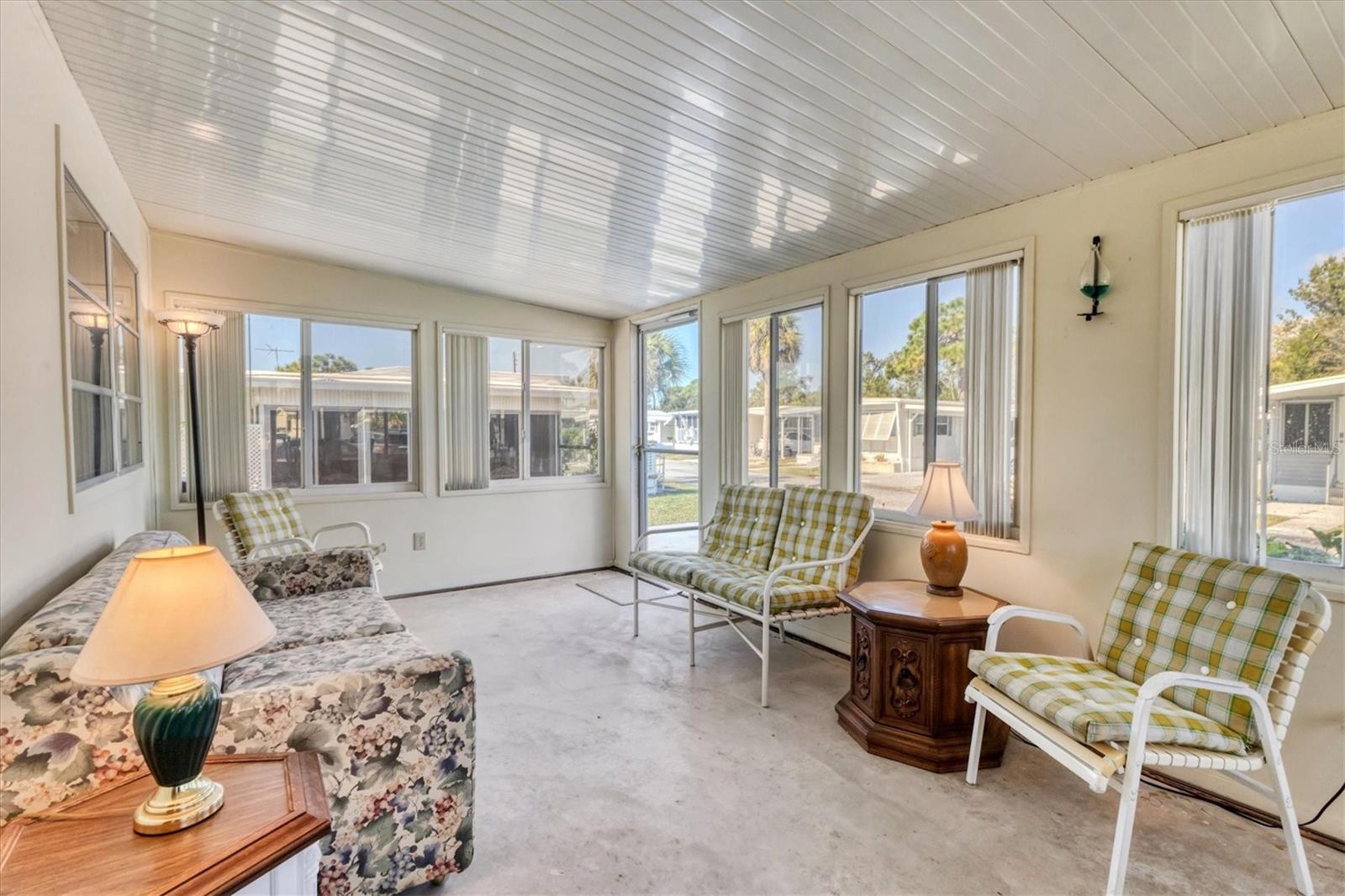 D6144844 Property Photo