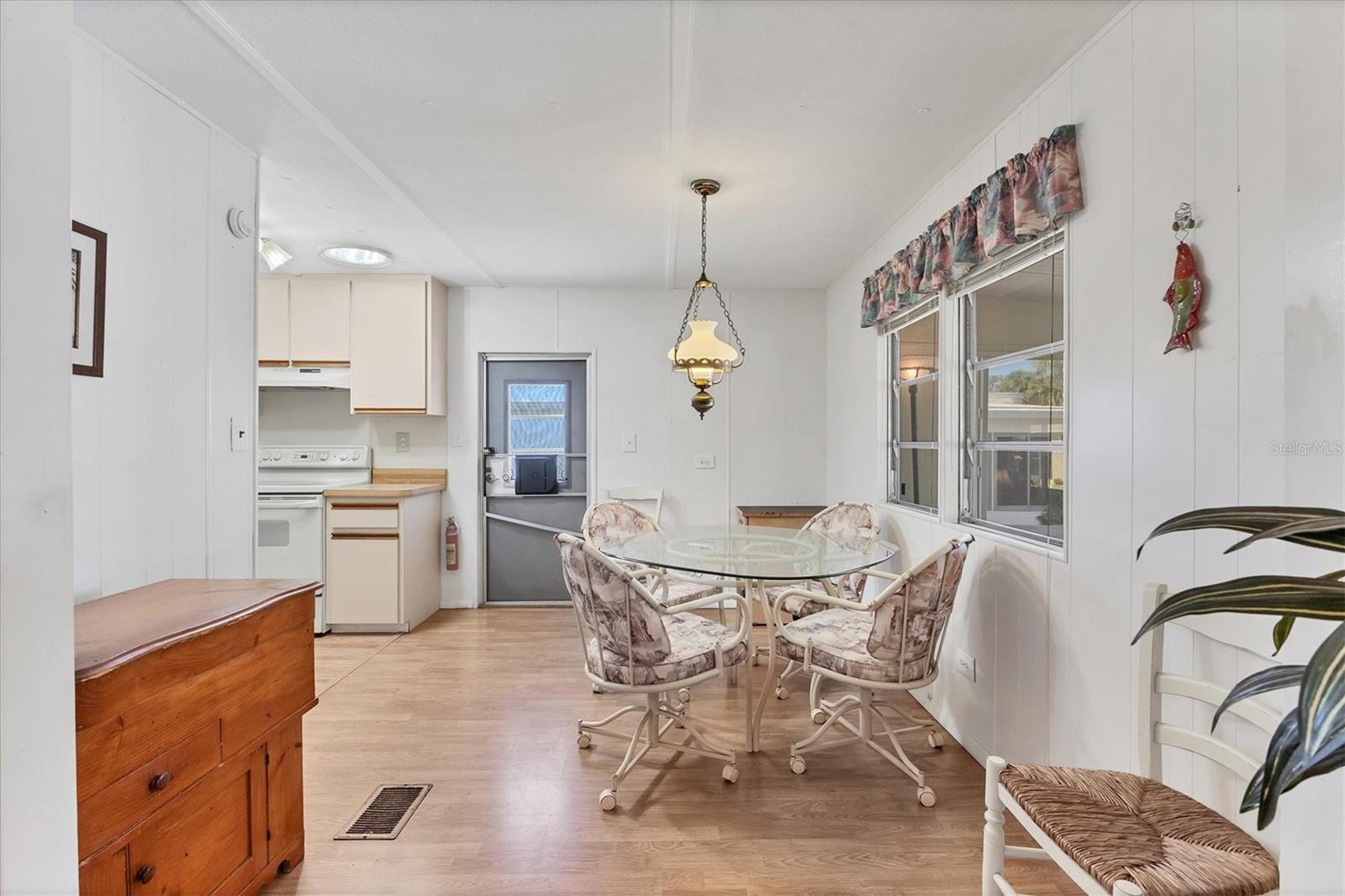 D6144844 Property Photo