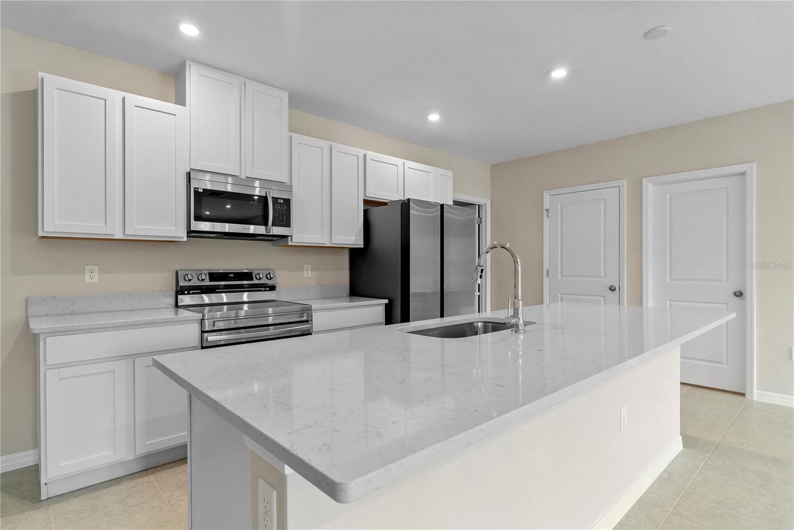 3911 GARDENIA DR, INDIAN LAKE ESTATES, FL, 33855